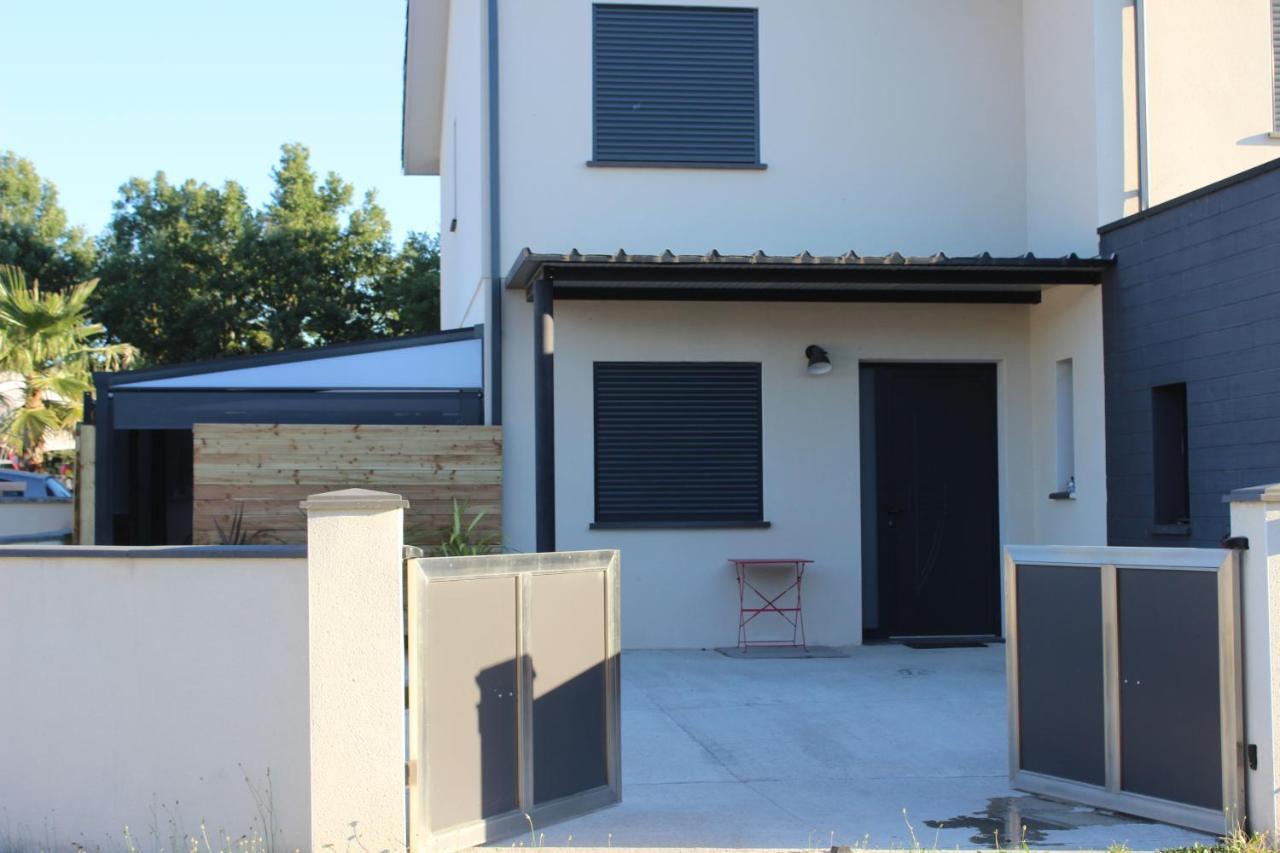 Villa Des Rives Du Lac Montans Exterior photo
