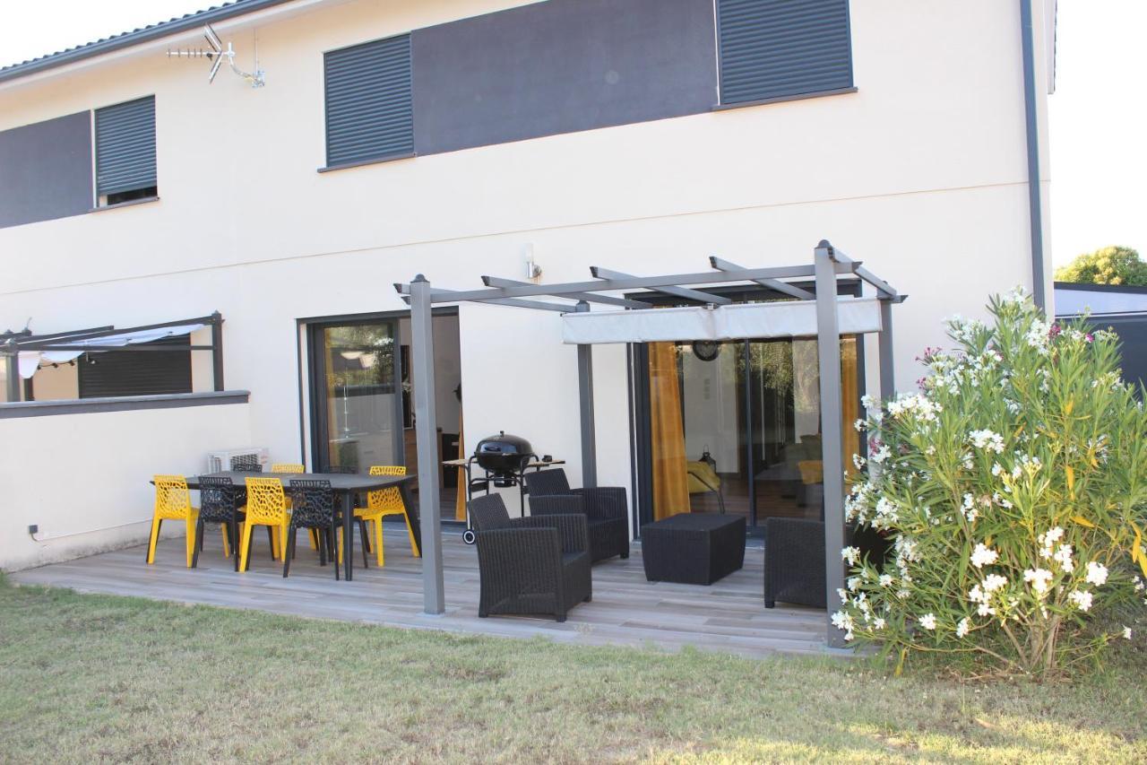 Villa Des Rives Du Lac Montans Exterior photo